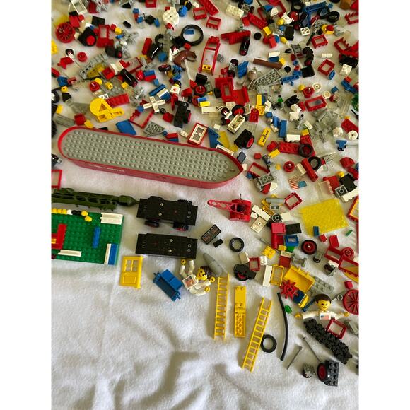 Lot of Legos Original Structors Ship Wheels Boat Lego Characters - Picture 13 of 16